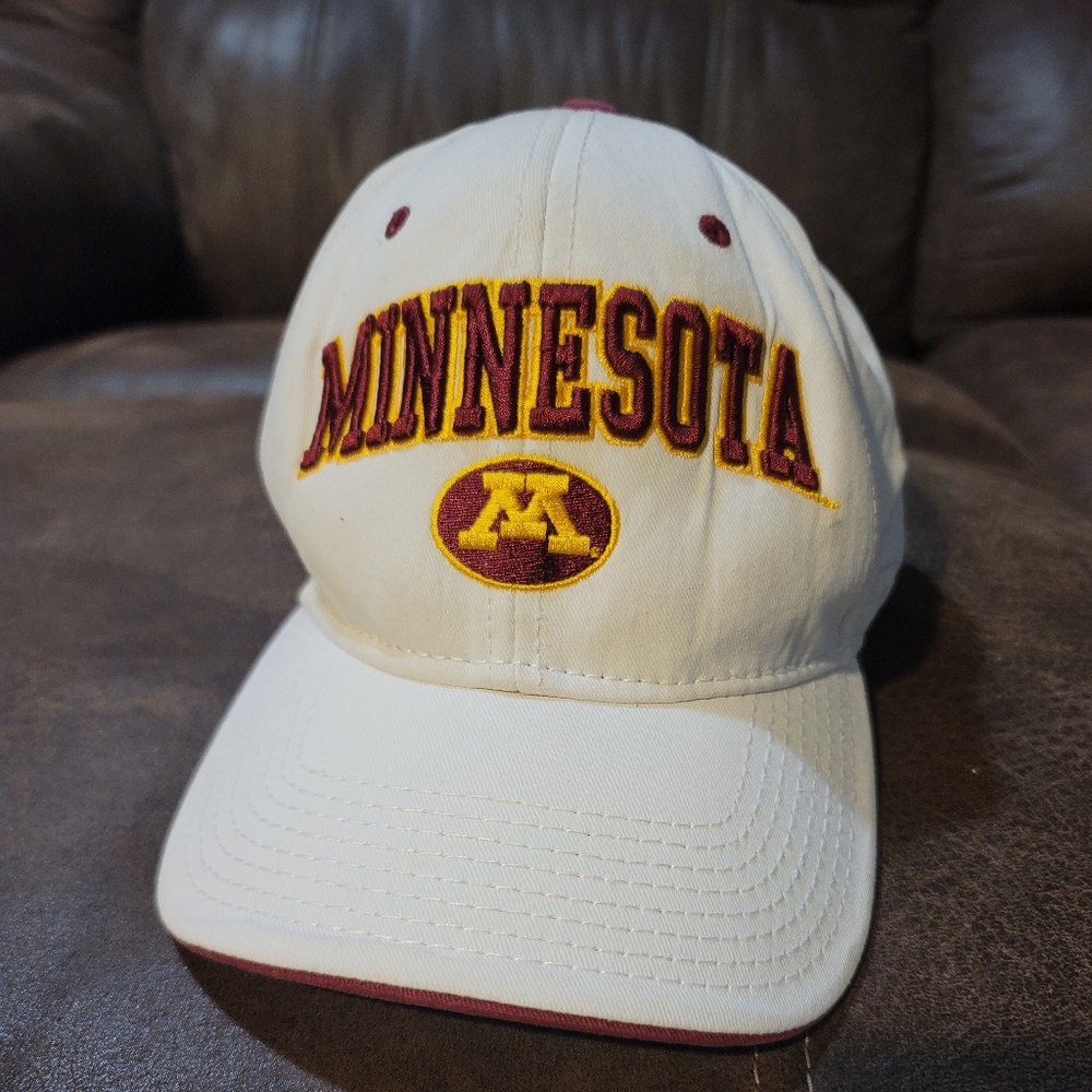 Vintage University Minnesota Golden Gophers Baseball Hat.
